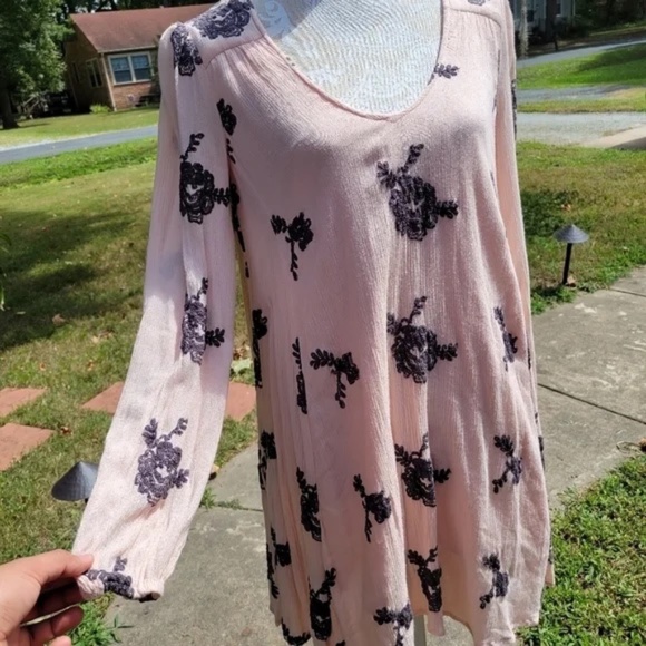 Free People Gauzy Pink Austin Swing Dress with Embroidery - Size Small - Picture 6 of 8